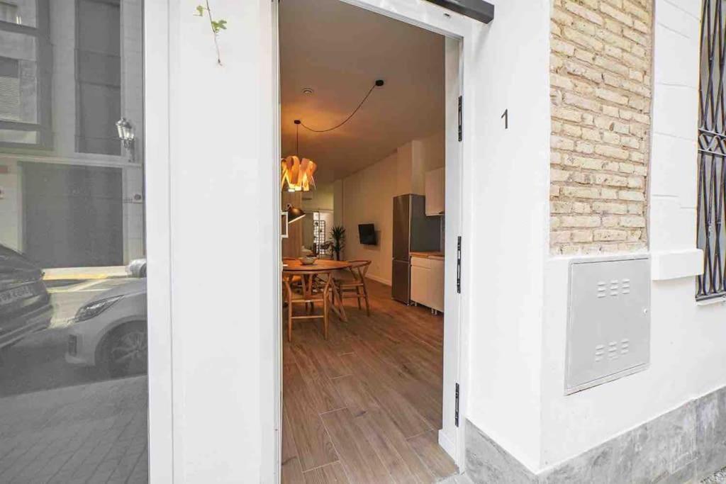 Studio Chic Avec Terrasse, Lumineux Et Calme 1 Valensiya Dış mekan fotoğraf