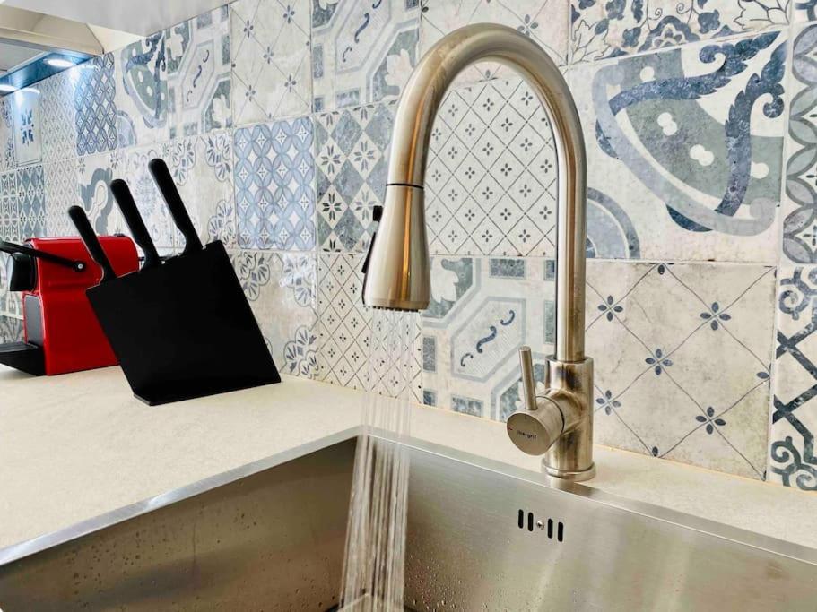 Studio Chic Avec Terrasse, Lumineux Et Calme 1 Valensiya Dış mekan fotoğraf